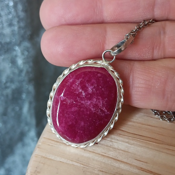 Indian Ruby Pendant Necklace - Picture 3 of 6
